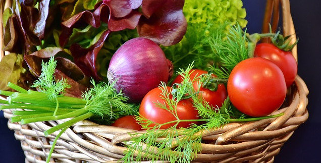 Image panier de légumes frais