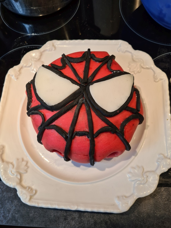 Le gâteau Spider Man que j'ai fait pour les 5 ans de mon fils
