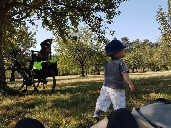 Parc de Sceaux : pic-nique sous les arbres avec les enfants